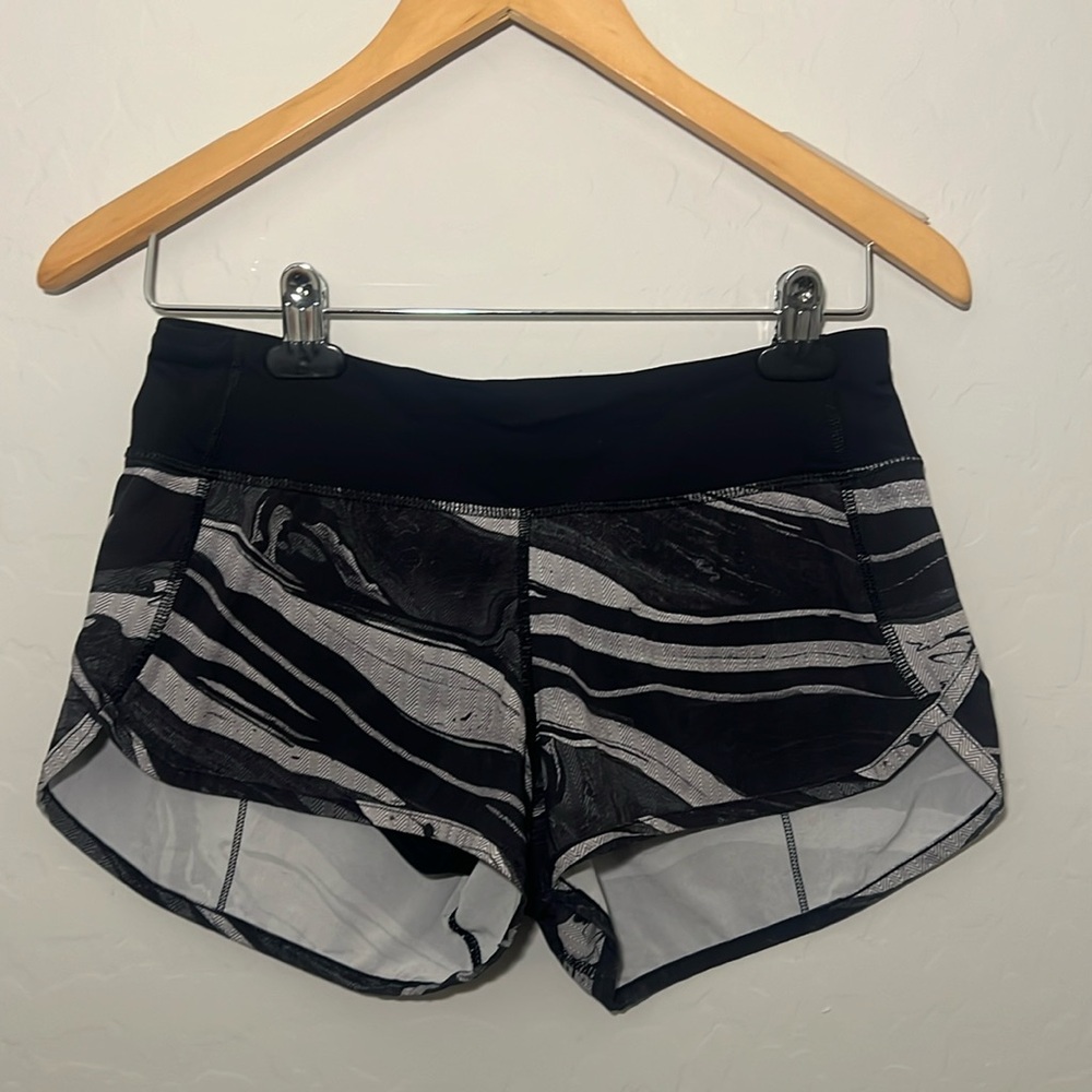 Lululemon speed up shorts size 4 good condition
